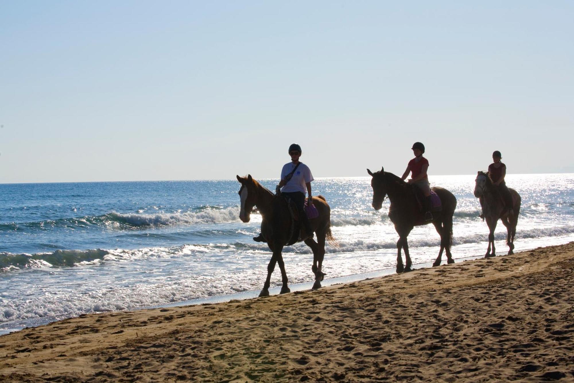 Pilot Beach Resort Georgioupoli Buitenkant foto